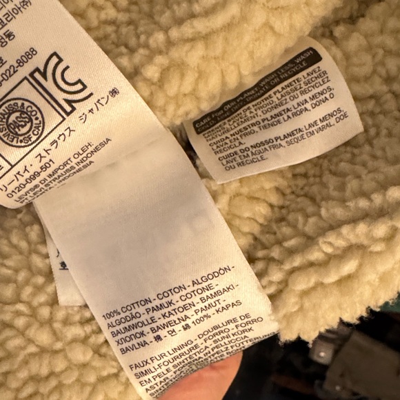 Levi's Men's Light Blue Denim Jacket with Sherpa Lining - Picture 4 of 5